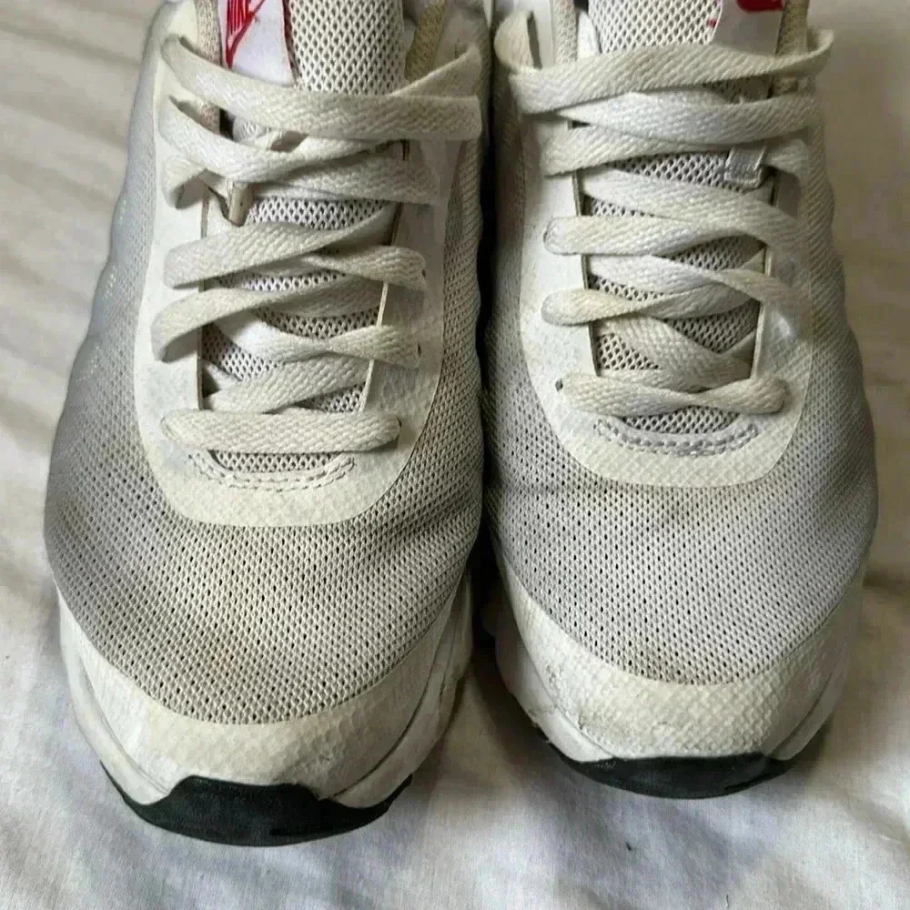 Nike Air Max Invigor White/Wolf/University Red Shoes - Size 7Y